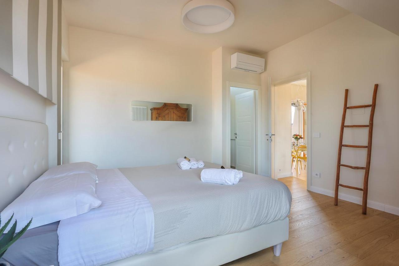 Penthouse With Big Terrace In Oltrarno Appartement Florence Buitenkant foto